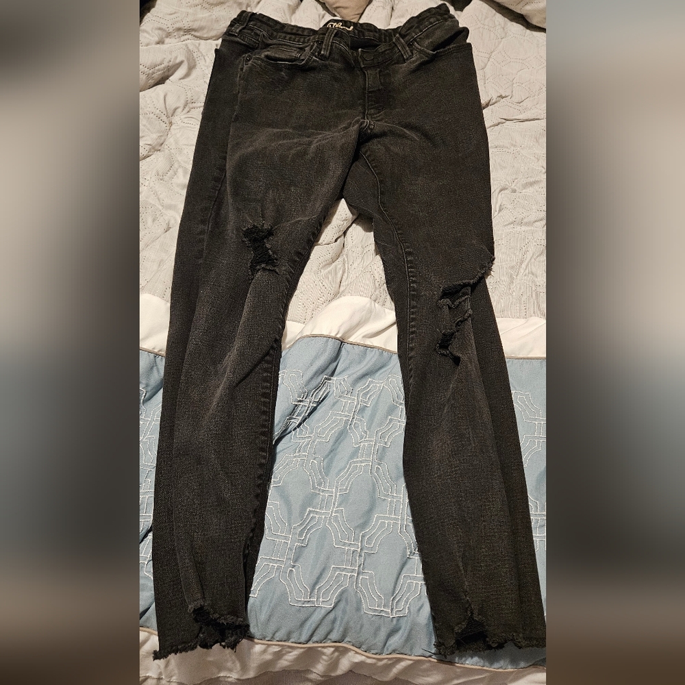 Universal Thread Black Ripped Jeans size 10